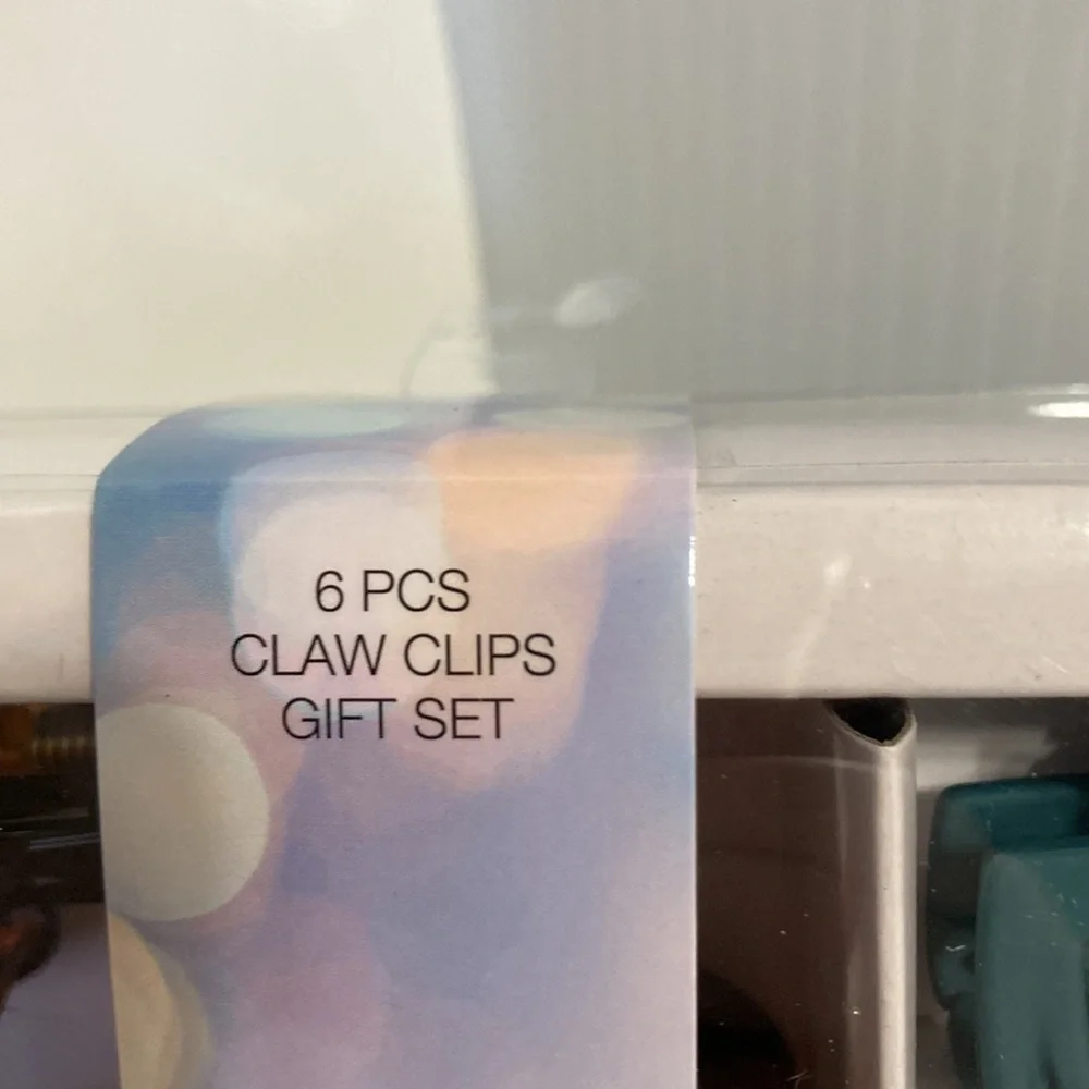 Scunci Claw Hair Clips NEW assorted shapes, sizes, and colors Set of 6